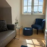 Stunning 3 Bedroom Penthouse In Center Lejlighed