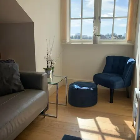 Stunning 3 Bedroom Penthouse In Center Apartment
