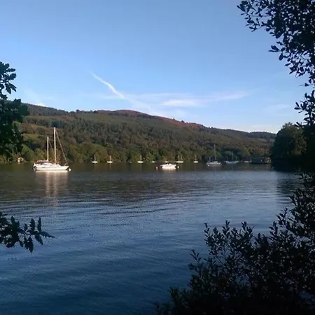 Stunning 3 Bedroom Penthouse In Center * 阿尔弗斯顿