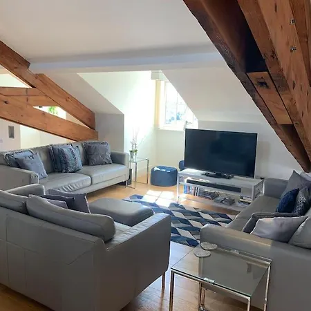 Stunning 3 Bedroom Penthouse In Center Apartment