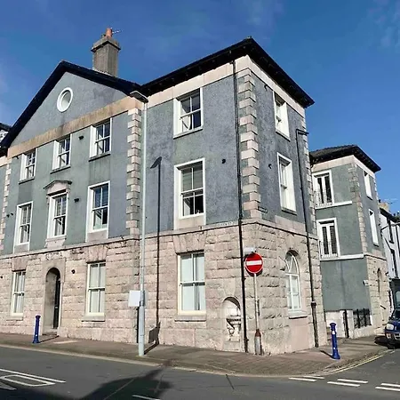 Apartment Stunning 3 Bedroom Penthouse In Center Ulverston
